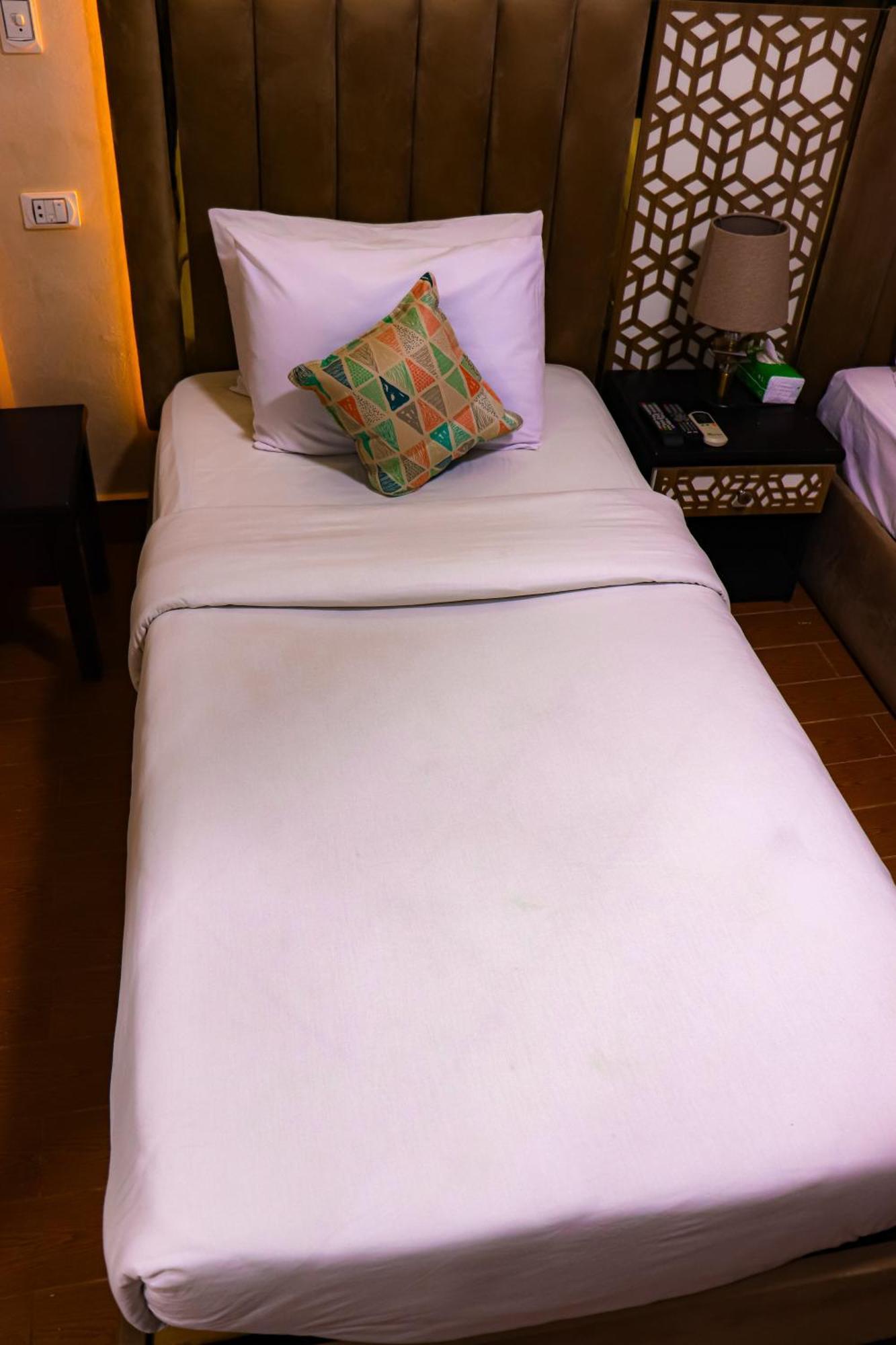 Golden Pyramids Inn Kafret el-Gabal Extérieur photo