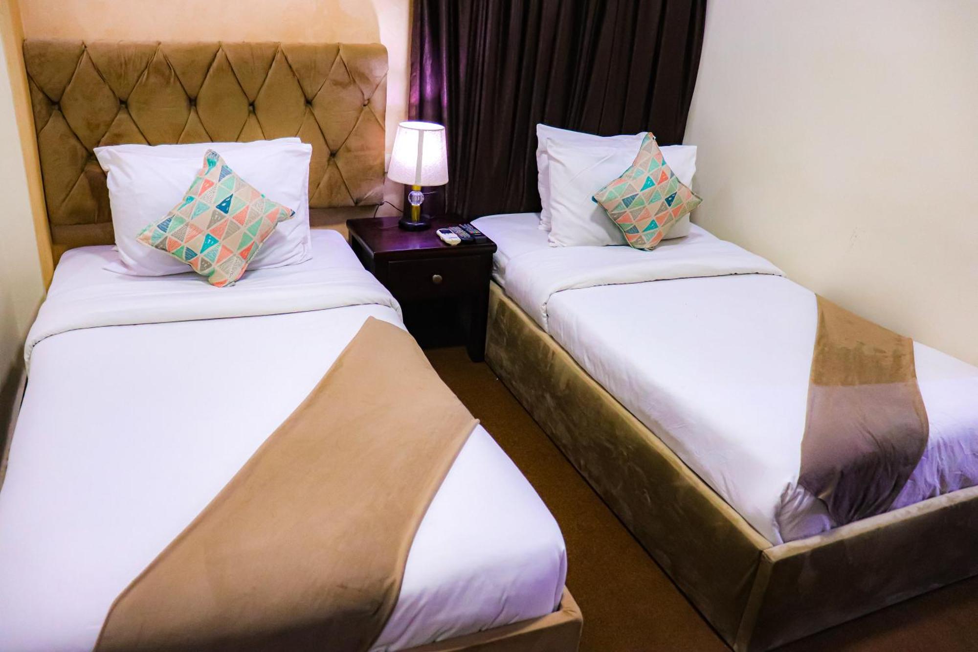 Golden Pyramids Inn Kafret el-Gabal Extérieur photo