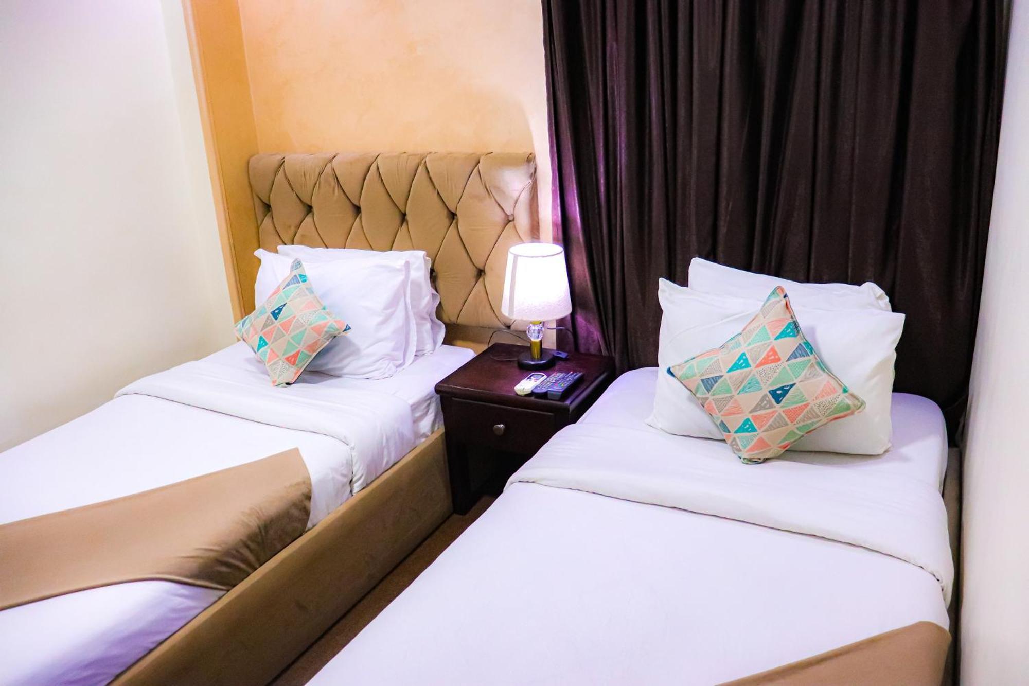 Golden Pyramids Inn Kafret el-Gabal Extérieur photo